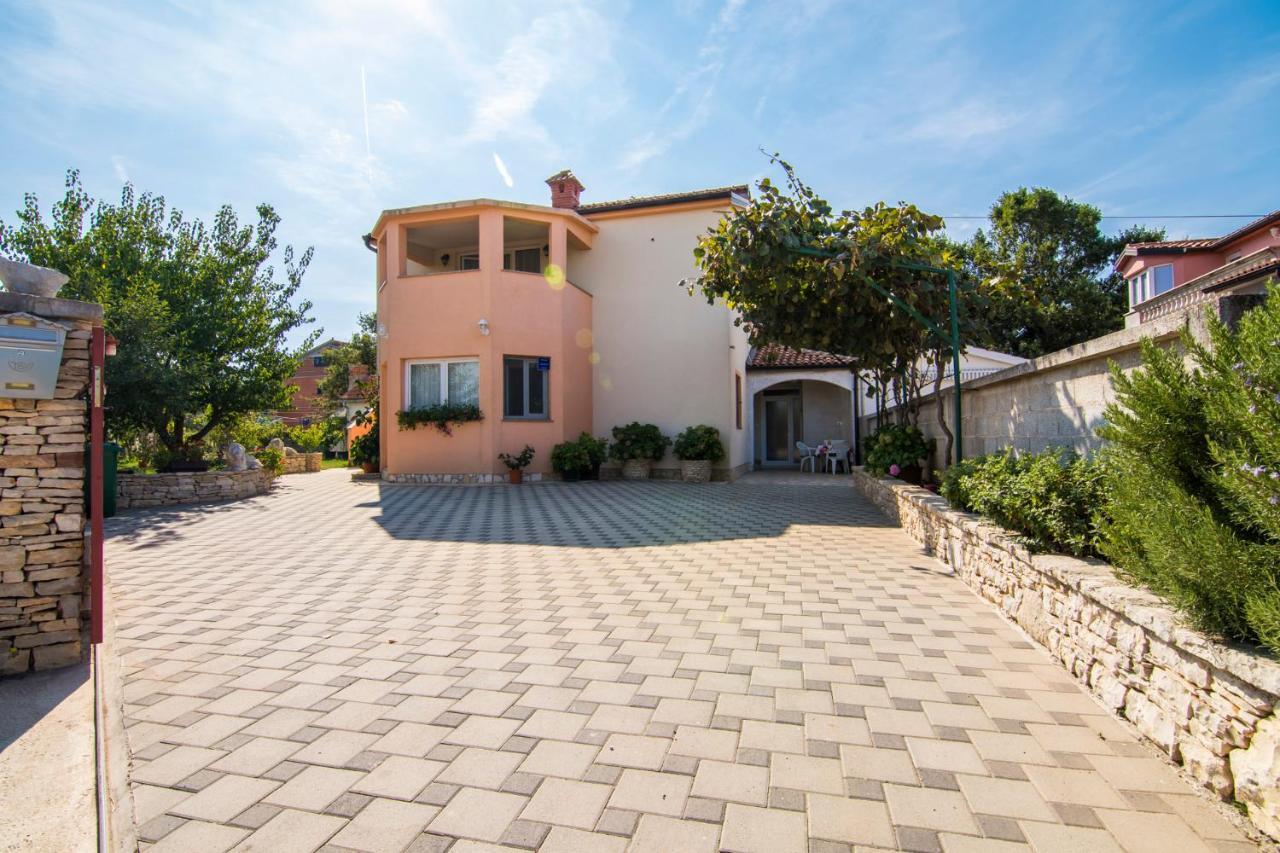 Apartments Safija 1985 Fažana エクステリア 写真