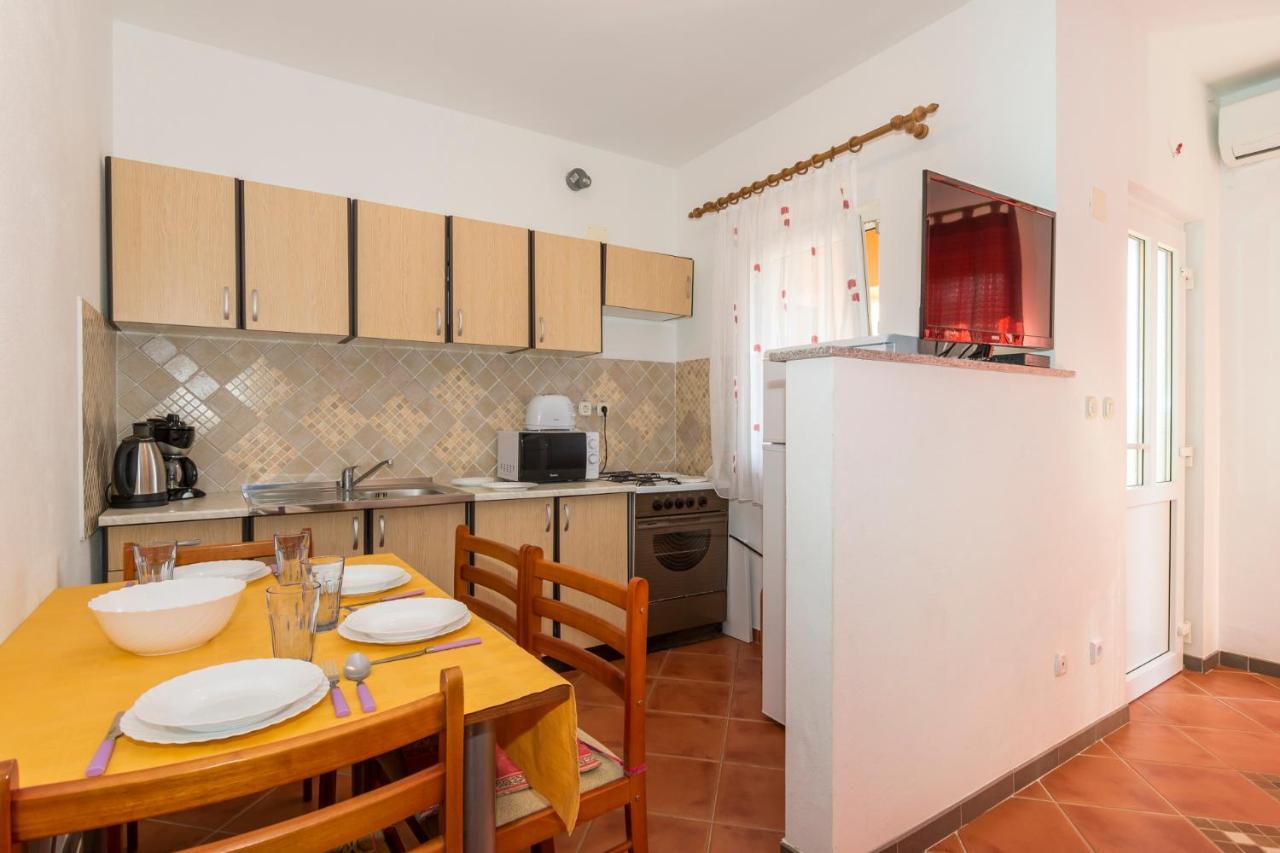 Apartments Safija 1985 Fažana エクステリア 写真